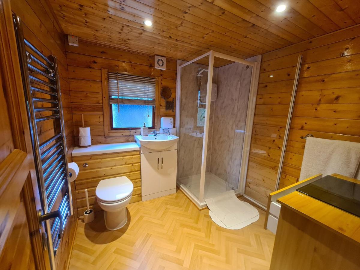Cypress Log Cabins Accommodation Godshill  Exterior foto